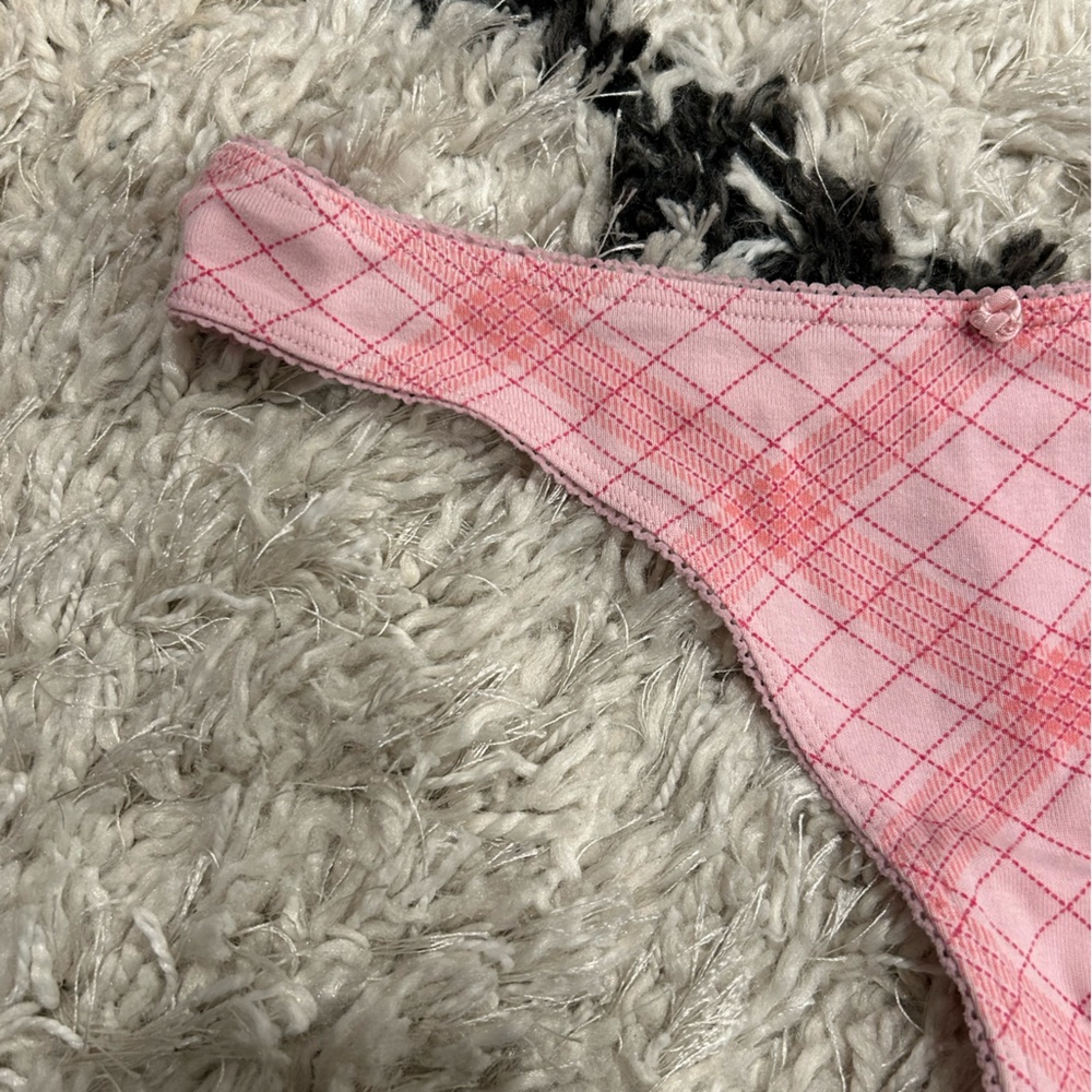 Victoria’s Secret Pink Lace Trim Thong